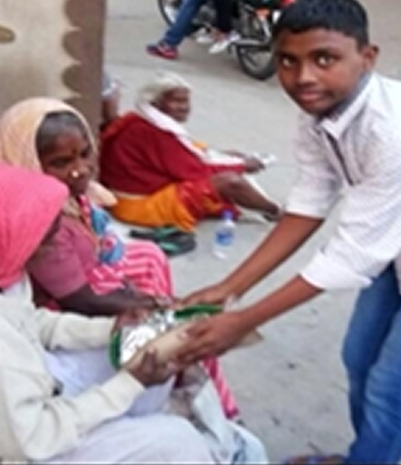 SOFKIN Children Distributing Food